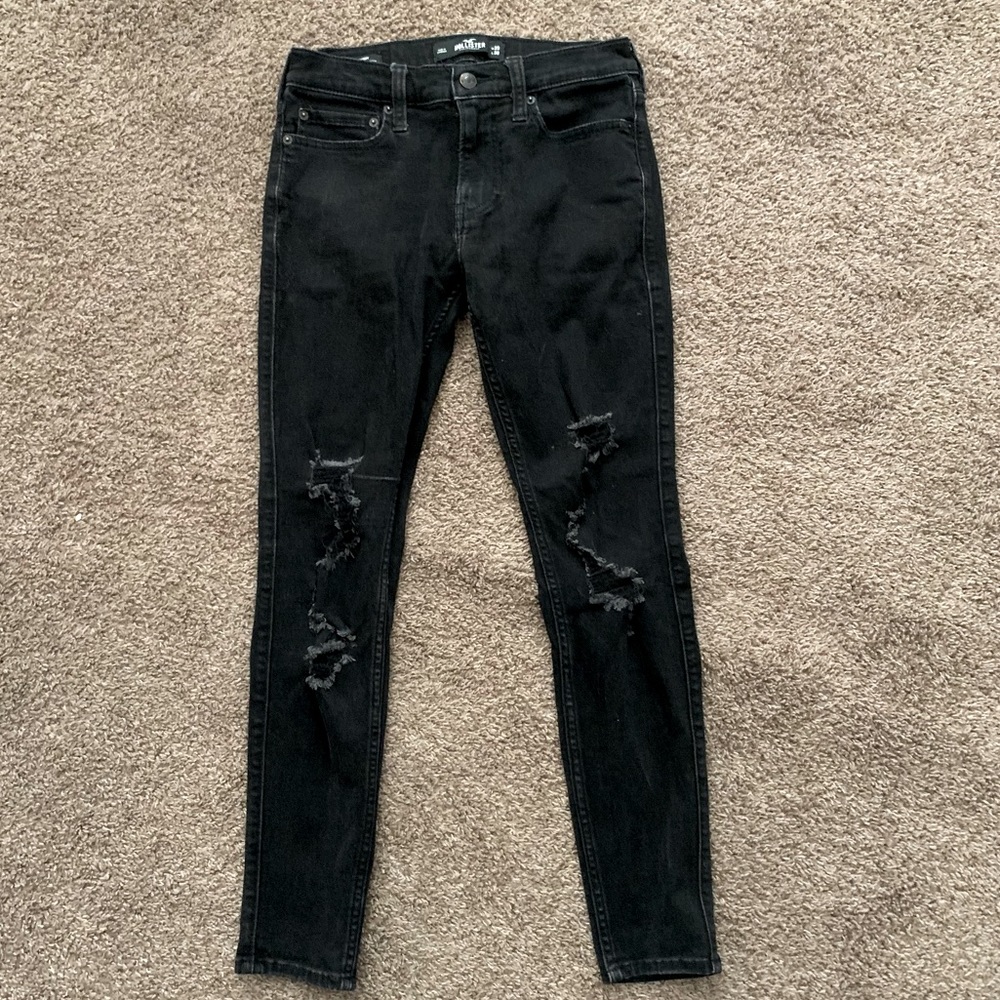 Black distressed skinny jeans